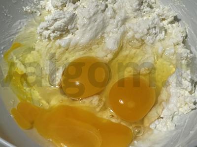 Šarlotė su varške ir obuolių gabaliukais Žingsnis 1