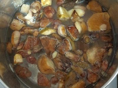 Sriuba su miško grybais pietums Žingsnis 1