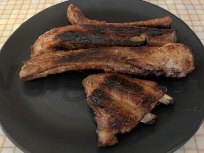 Sultingi šonkauliukai su pomidorų pastos plutele pagrindine nuotrauka