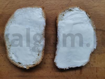 Sumuštiniai su silkių lašiša, sūriu ir agurku Žingsnis 1