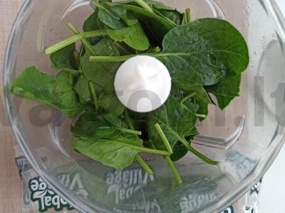 Špinatų blynai su įdaru Žingsnis 1