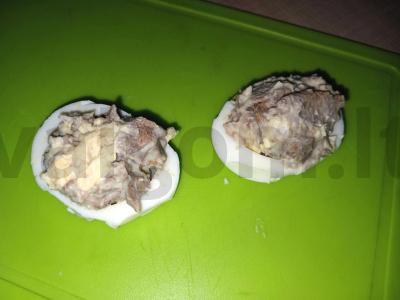 Įdaryti kiaušiniai su menkės kepenimis Žingsnis 3