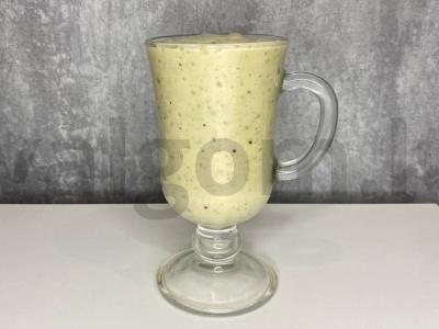 Kremiškas smūdis su bananais ir kriaušėmis pagrindine nuotrauka