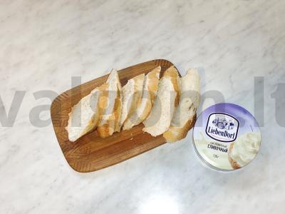 Brusketa su lašiša ir sūdyto sūrio „Gausos sala“ Žingsnis 3