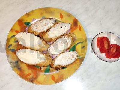 Brusketa su lašiša ir sūdyto sūrio „Gausos sala“ Žingsnis 6