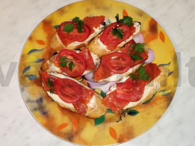 Brusketa su lašiša ir sūdyto sūrio „Gausos sala“ pagrindine nuotrauka