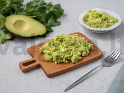 Avokado sumuštinis su baltymų paplotėliais Žingsnis 1