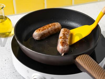 Karių dešrelės su naminiu padažu Žingsnis 1