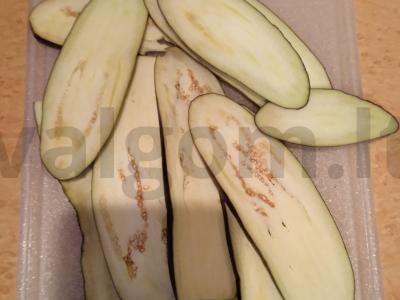 Baklažanų ritinėliai su varškės sūriu ir riešutais Žingsnis 1