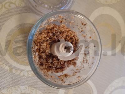 Baklažanų ritinėliai su varškės sūriu ir riešutais Žingsnis 2