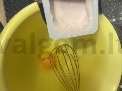 Švelnūs blynai su kiviais Žingsnis 1