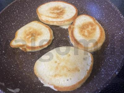 Švelnūs blynai su kiviais Žingsnis 9