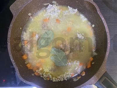 Perliniai kruopos su kiaulienos troškiniu Žingsnis 3