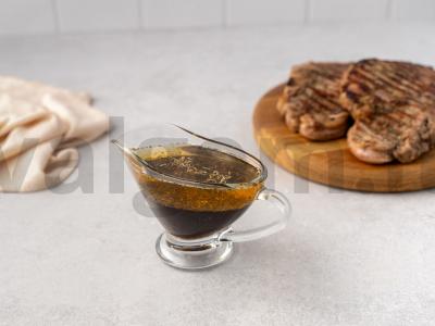 Marinatas kiaulienos steikui pagrindine nuotrauka