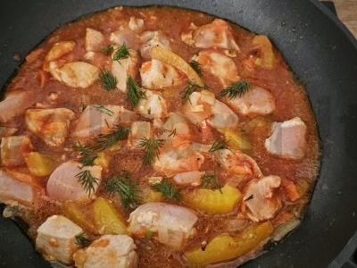 Vištiena su daržovėmis pomidorų padaže Žingsnis 6