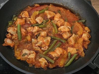 Vištiena su daržovėmis pomidorų padaže Žingsnis 7