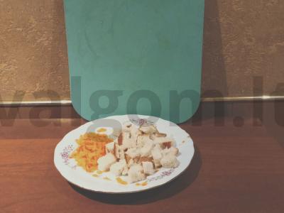 Dietinis sultinys su skrudintais duonos kubeliais Žingsnis 2