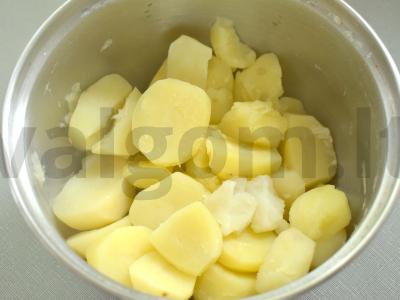 Bulvių košė su kiaušiniu ir sviestu Žingsnis 1