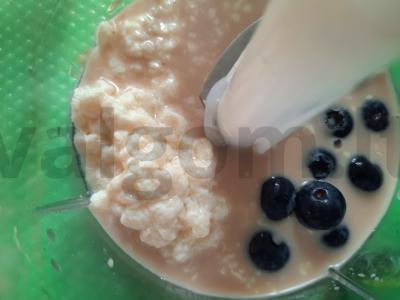 Grikių pieno kokteilis su mėlynėmis Žingsnis 1