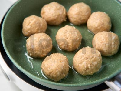 Vištienos kukuliai grietinėlės padaže Žingsnis 4