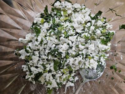 Auksiniai vyniotiniai su varške ir žolelėmis Žingsnis 2