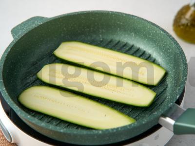 Cukinijos ant grilio keptuvės Žingsnis 2