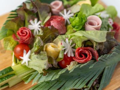 Salotas „Gėlė“ su mėsos asorti Žingsnis 5