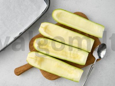 Cukinijų valtelės su grybais Žingsnis 1