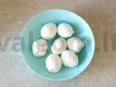 Olivje salotas su žaliu svogūnu Žingsnis 2