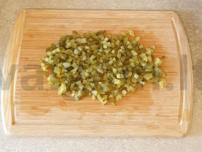 Olivje salotas su žaliu svogūnu Žingsnis 4