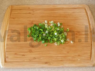 Olivje salotas su žaliu svogūnu Žingsnis 7