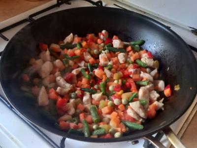 Funchosa su daržovėmis ir vištiena per 20 minučių Žingsnis 5