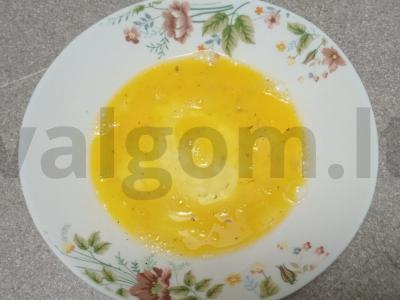 Kiaušinių blynai su kumpiu ir sūriu Žingsnis 2