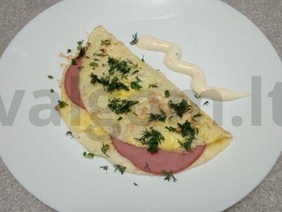 Kiaušinių blynai su kumpiu ir sūriu pagrindine nuotrauka