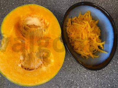 Vitaminų salotas su moliūgu ir obuolių actu Žingsnis 1