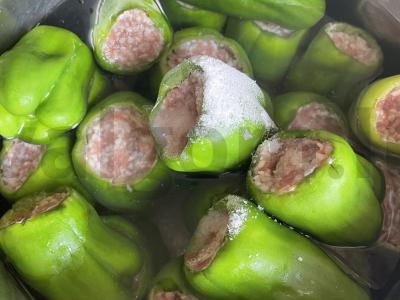 Įdaryti pipirai su mėsa ir ryžiais Žingsnis 4