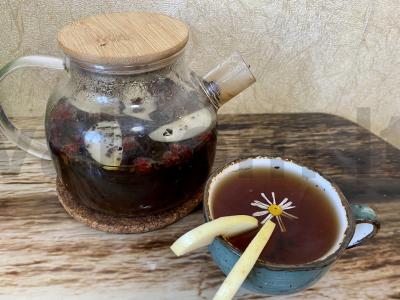 Kvapnus arbata su obuoliu, erškėtuogėmis ir medumi pagrindine nuotrauka