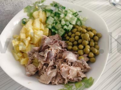 Olivjė su konservuota skumbrė Žingsnis 3