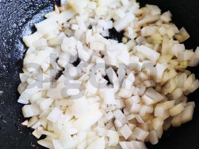 Troškinta vištienos kepenėlė grietinėlėje Žingsnis 1