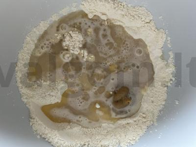 Kukurūzų miltų duona Žingsnis 2