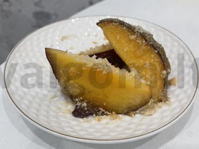 Karamelizuoti persikai „Adžago“ pagrindine nuotrauka