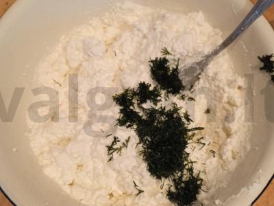 Pyragas su feta sūriu ir špinatais Žingsnis 3