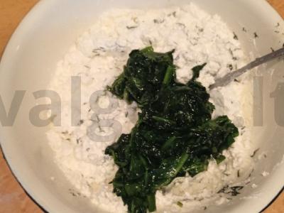 Pyragas su feta sūriu ir špinatais Žingsnis 4