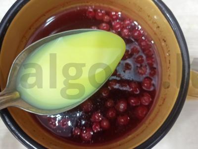 Gėrimas iš raudonųjų serbentų ir kondensuoto pieno Žingsnis 3