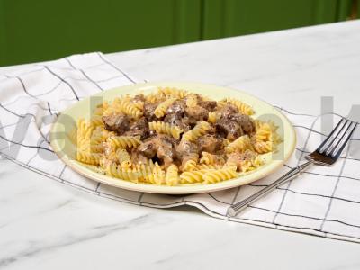 Makaronai su jautiena pagrindine nuotrauka