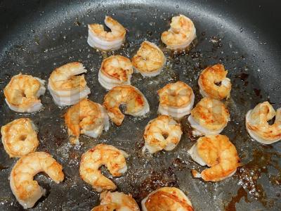 Salotos su krevetėmis, kriauše ir sūriu Žingsnis 5