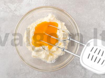 Smėliniai pyragai su riešutų padažu Žingsnis 2