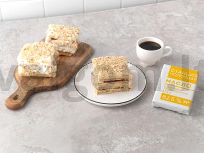 Smėliniai pyragai su riešutų padažu pagrindine nuotrauka