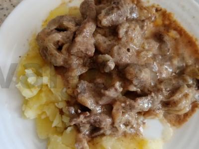 Jautienos bifšteksas grietinėlėje pagrindine nuotrauka