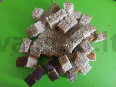 Salotas su rūkytomis vištienos krūtinėlėmis ir vyno acto padažu Žingsnis 1